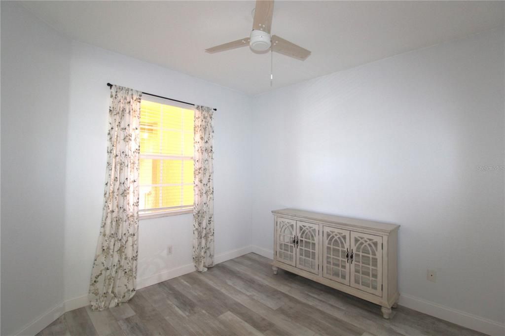 For Rent: $2,400 (3 beds, 2 baths, 1524 Square Feet)