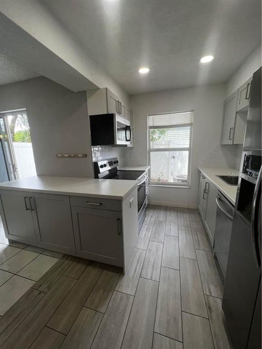 For Rent: $2,100 (3 beds, 2 baths, 1179 Square Feet)