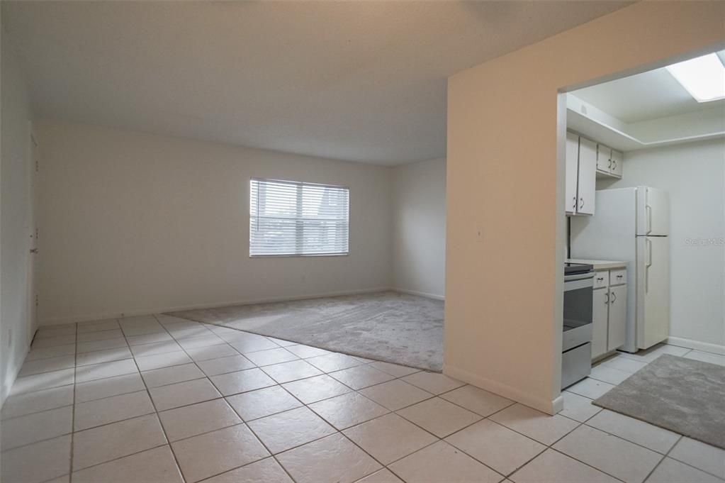 For Sale: $129,000 (1 beds, 1 baths, 760 Square Feet)