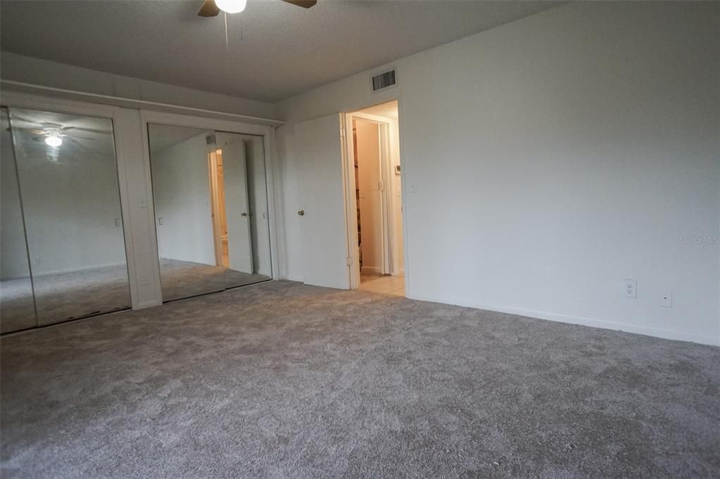 For Sale: $129,000 (1 beds, 1 baths, 760 Square Feet)