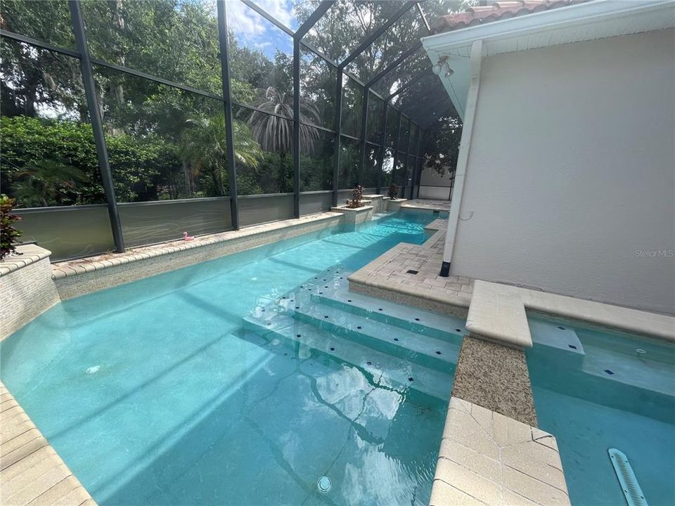 En Venta: $995,000 (4 camas, 4 baños, 4300 Pies cuadrados)