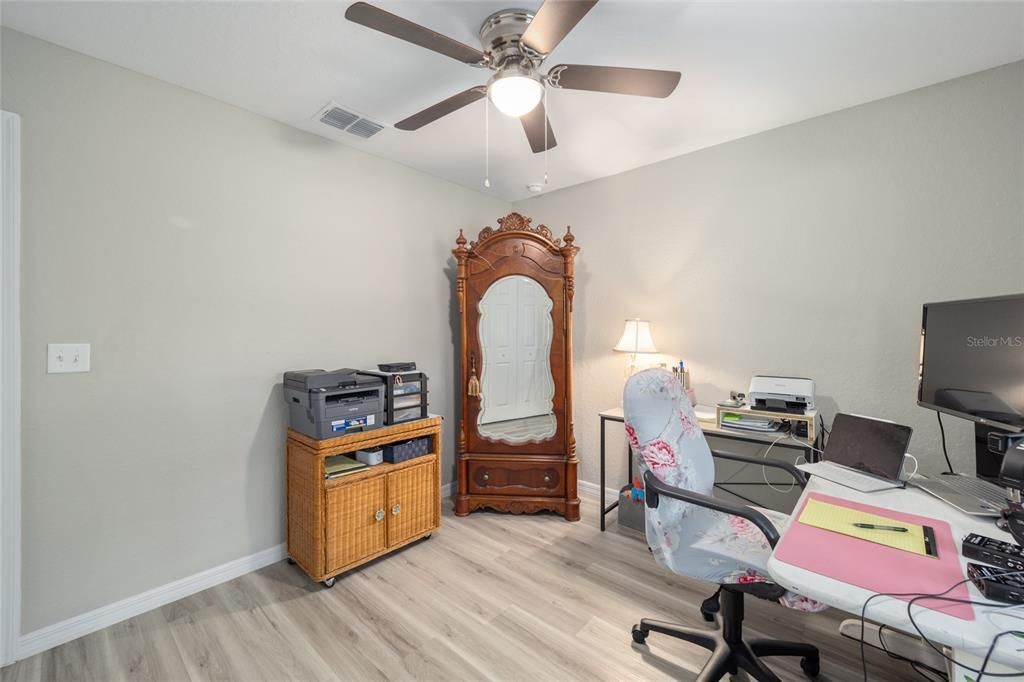 Active With Contract: $299,750 (3 beds, 2 baths, 1399 Square Feet)