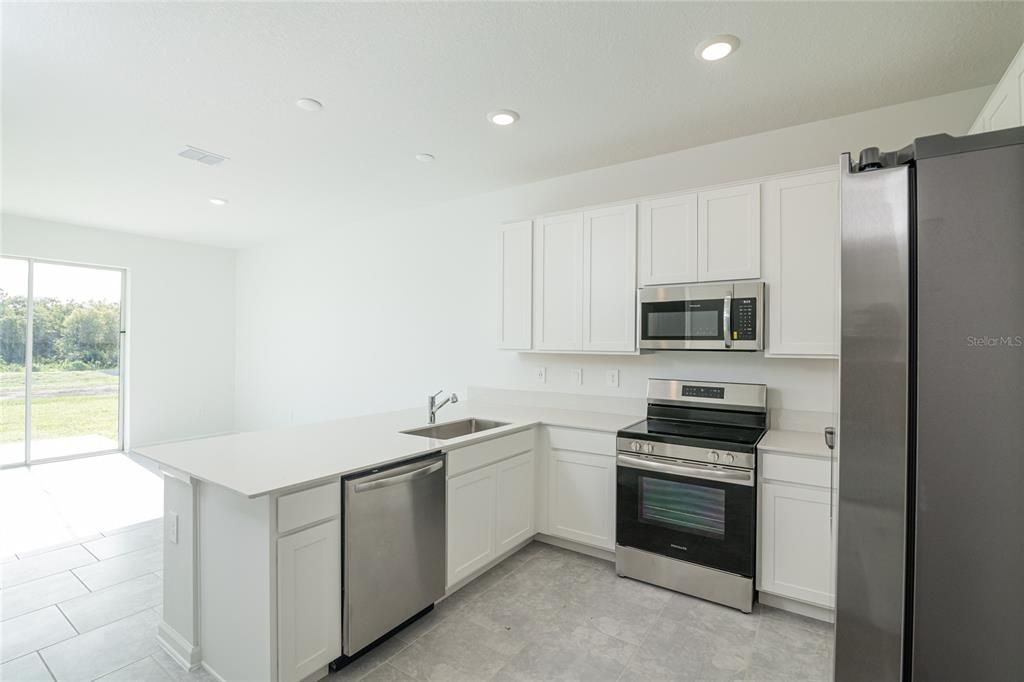 Active With Contract: $2,000 (3 beds, 2 baths, 1834 Square Feet)