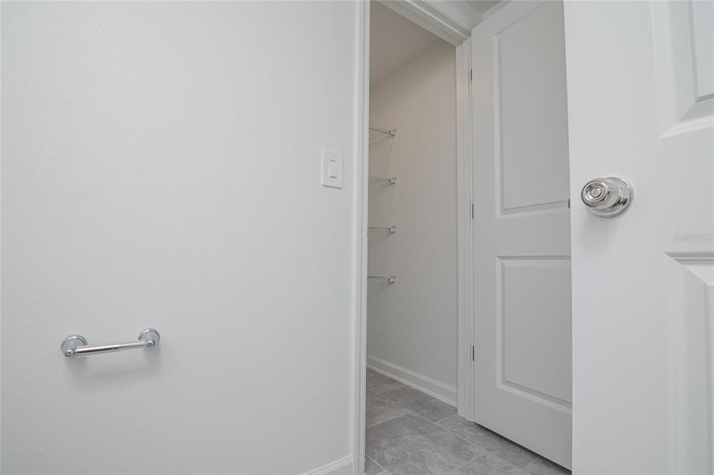 Active With Contract: $2,000 (3 beds, 2 baths, 1834 Square Feet)