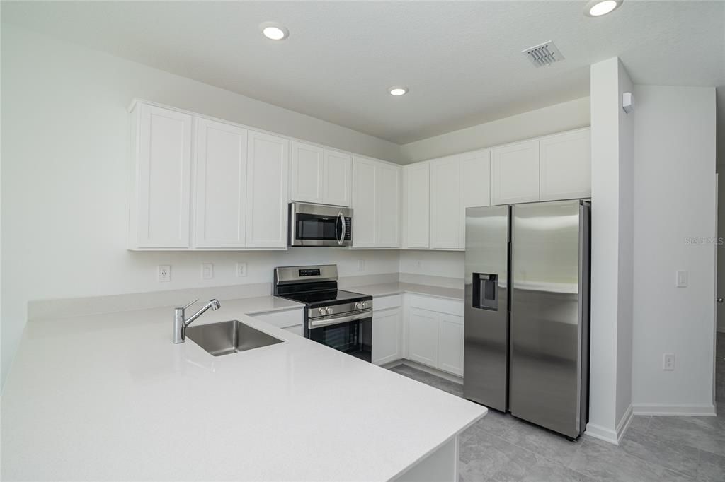 Active With Contract: $2,000 (3 beds, 2 baths, 1834 Square Feet)