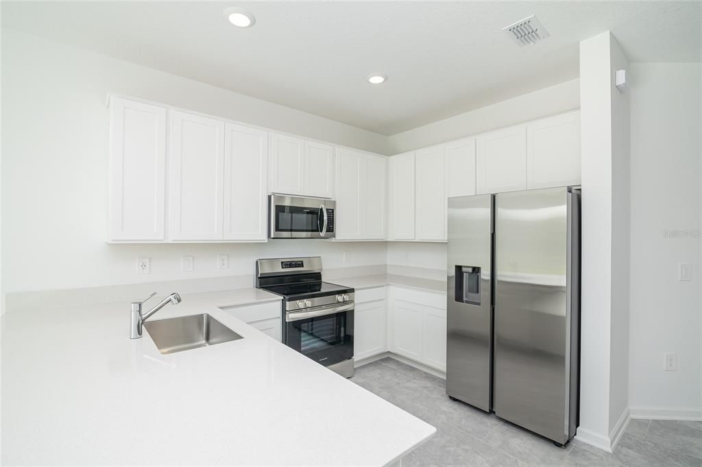 Active With Contract: $2,000 (3 beds, 2 baths, 1834 Square Feet)