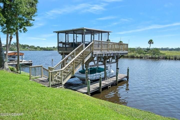 For Sale: $1,100,000 (4 beds, 2 baths, 3059 Square Feet)