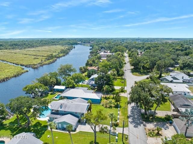 For Sale: $1,100,000 (4 beds, 2 baths, 3059 Square Feet)