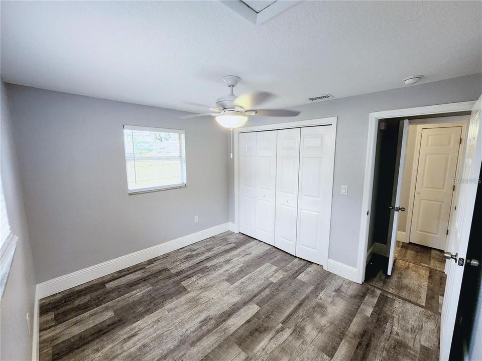 For Rent: $1,900 (2 beds, 1 baths, 975 Square Feet)