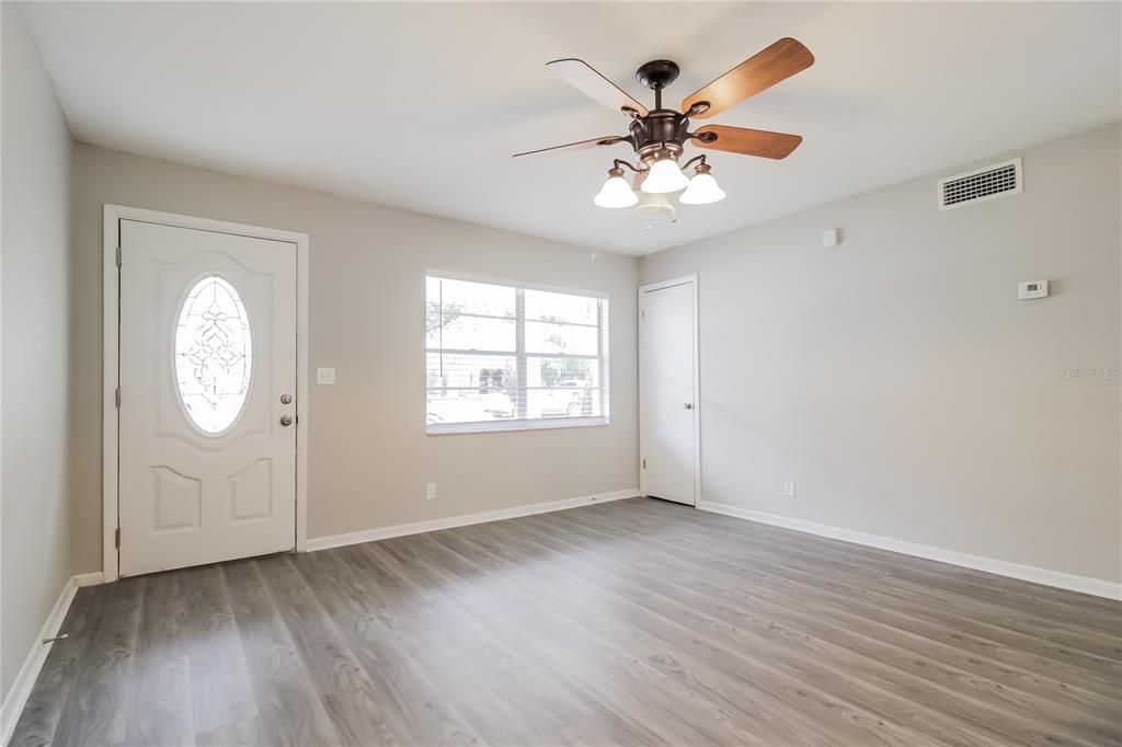 For Rent: $1,735 (3 beds, 2 baths, 1188 Square Feet)