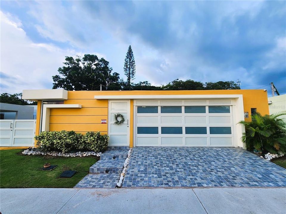 Recently Sold: $319,000 (3 beds, 2 baths, 1250 Square Feet)