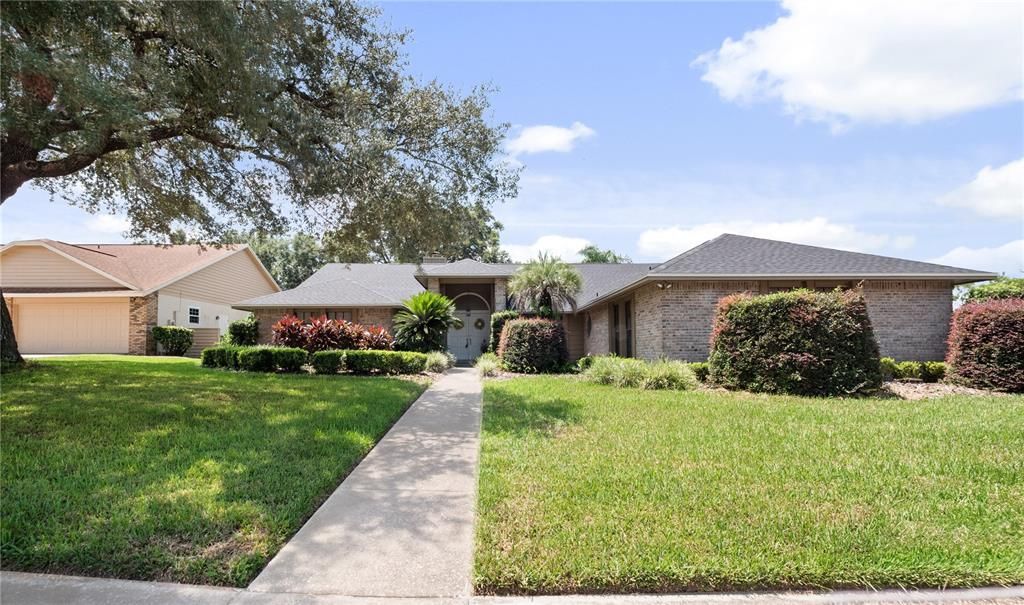 Active With Contract: $575,000 (4 beds, 2 baths, 2138 Square Feet)