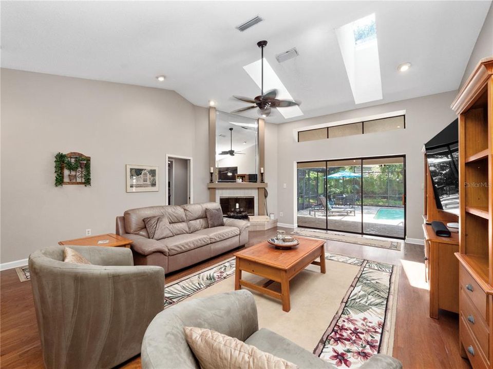 Active With Contract: $575,000 (4 beds, 2 baths, 2138 Square Feet)