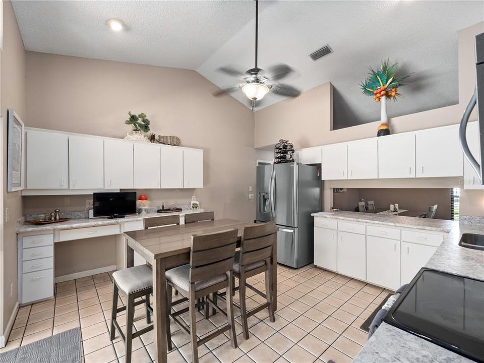 Active With Contract: $575,000 (4 beds, 2 baths, 2138 Square Feet)