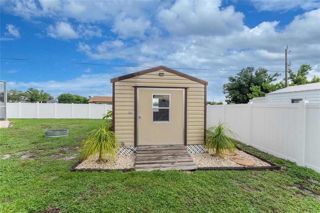 For Sale: $349,900 (2 beds, 2 baths, 1044 Square Feet)