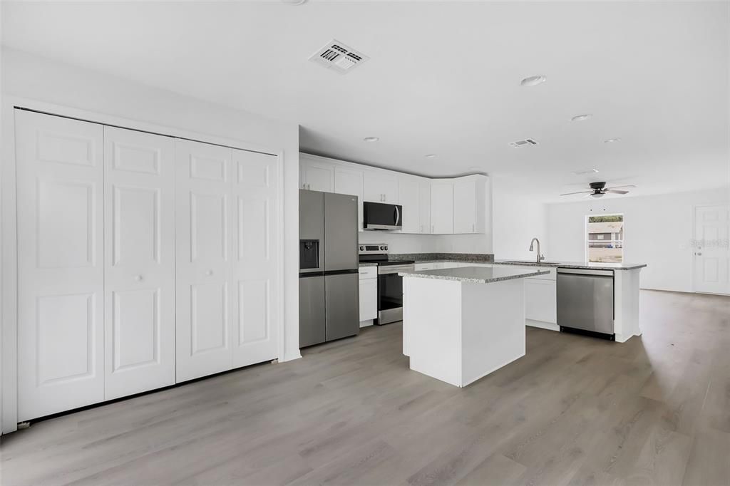 For Sale: $276,990 (3 beds, 2 baths, 1322 Square Feet)