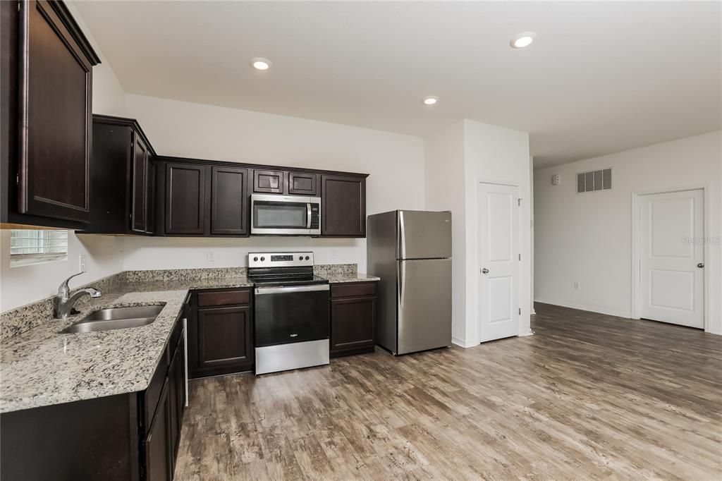 For Rent: $1,845 (3 beds, 2 baths, 1576 Square Feet)