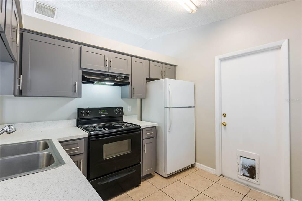 For Rent: $1,975 (3 beds, 2 baths, 1196 Square Feet)