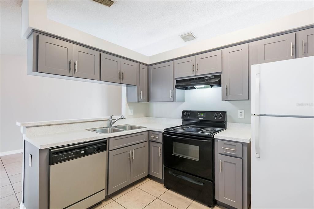 For Rent: $1,975 (3 beds, 2 baths, 1196 Square Feet)