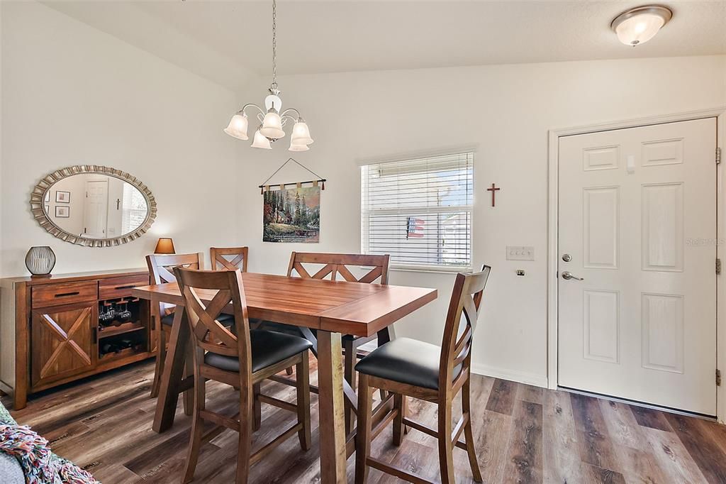 Foyer/ Dining Room