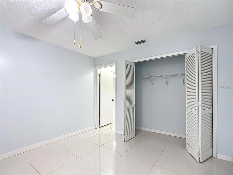 For Sale: $179,999 (2 beds, 2 baths, 1036 Square Feet)