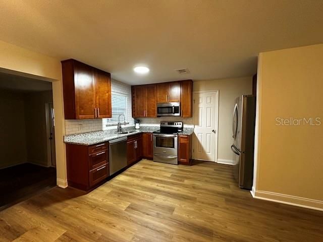 For Rent: $3,500 (4 beds, 2 baths, 1372 Square Feet)