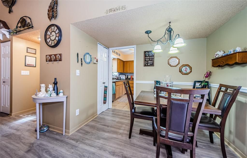 Active With Contract: $196,000 (1 beds, 1 baths, 755 Square Feet)