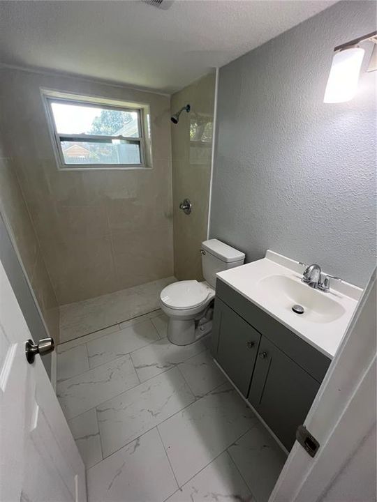 Activo con contrato: $329,900 (3 camas, 2 baños, 1028 Pies cuadrados)