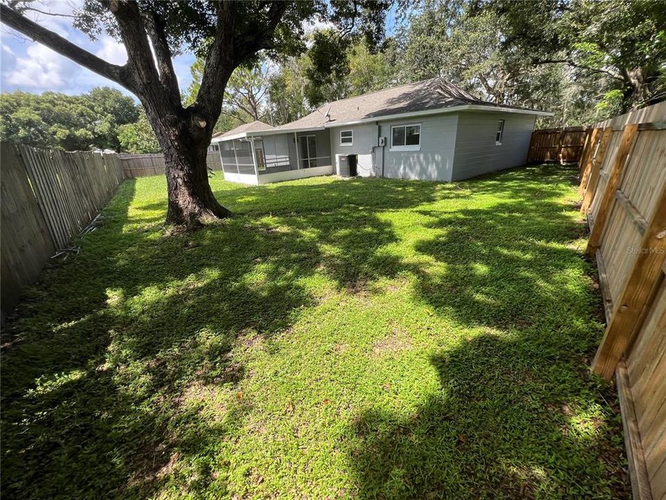 Active With Contract: $329,900 (3 beds, 2 baths, 1028 Square Feet)