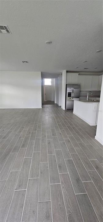 For Rent: $2,595 (4 beds, 3 baths, 2036 Square Feet)