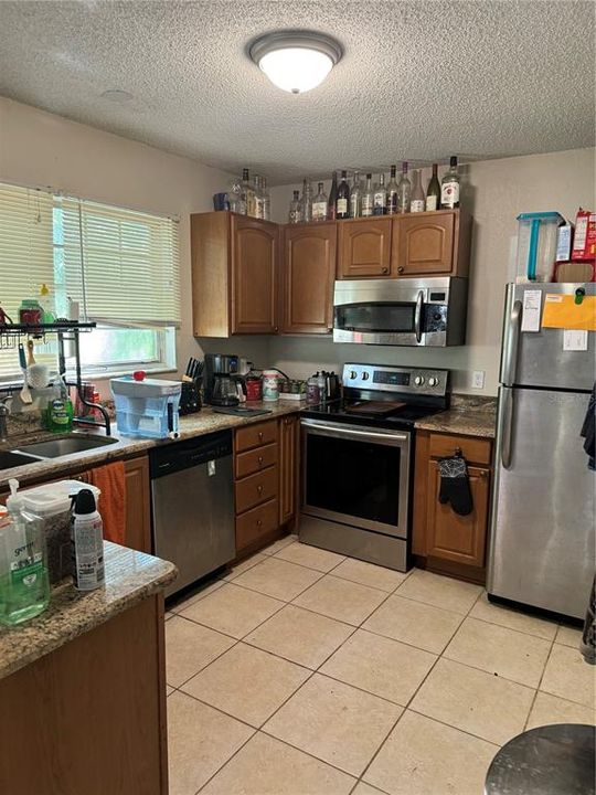 For Sale: $165,000 (2 beds, 1 baths, 973 Square Feet)