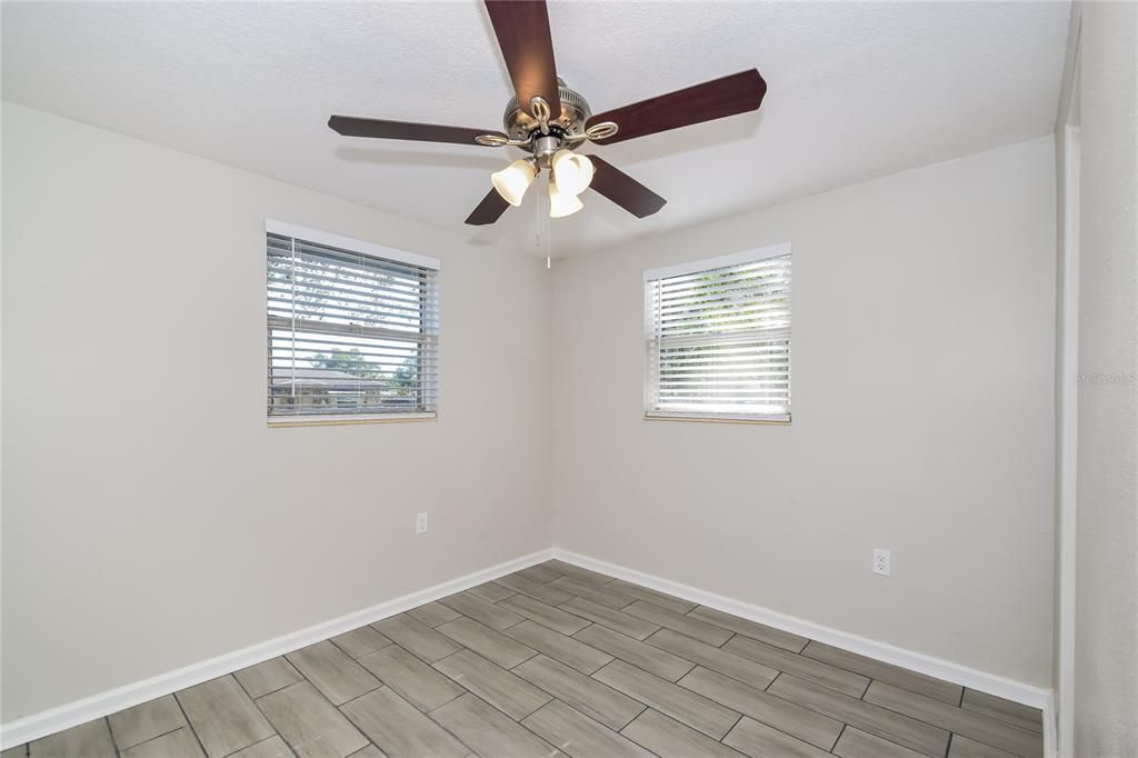 For Rent: $2,005 (3 beds, 1 baths, 1233 Square Feet)