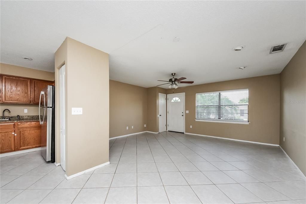 For Rent: $1,735 (3 beds, 2 baths, 1232 Square Feet)