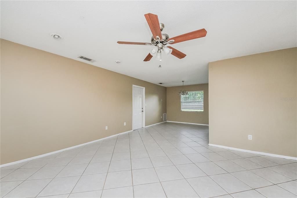 For Rent: $1,735 (3 beds, 2 baths, 1232 Square Feet)