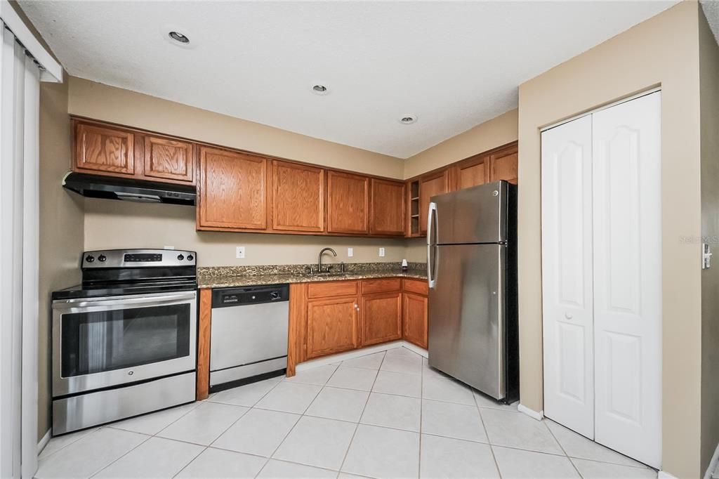 For Rent: $1,735 (3 beds, 2 baths, 1232 Square Feet)