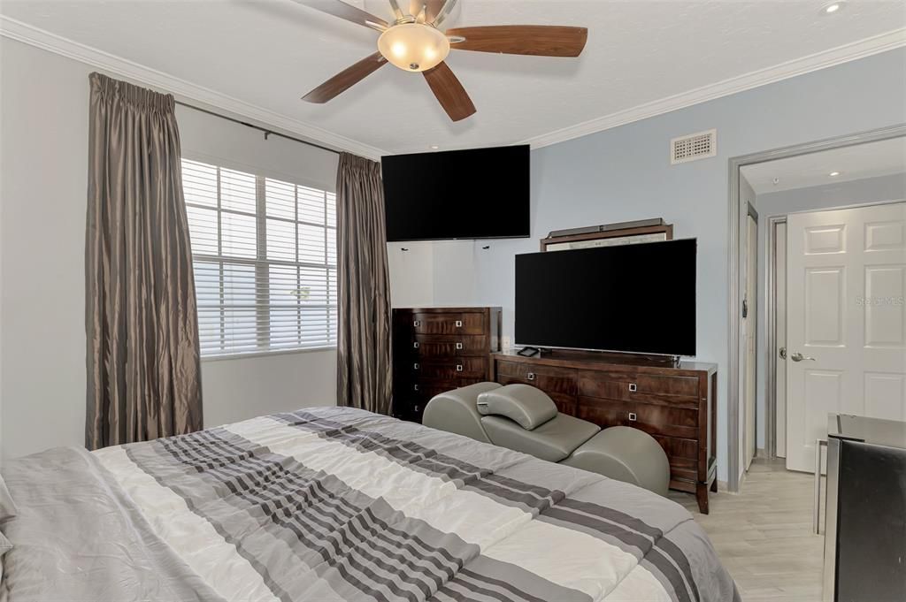 For Sale: $449,900 (3 beds, 2 baths, 1615 Square Feet)