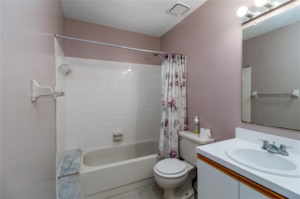 For Sale: $150,000 (2 beds, 2 baths, 899 Square Feet)