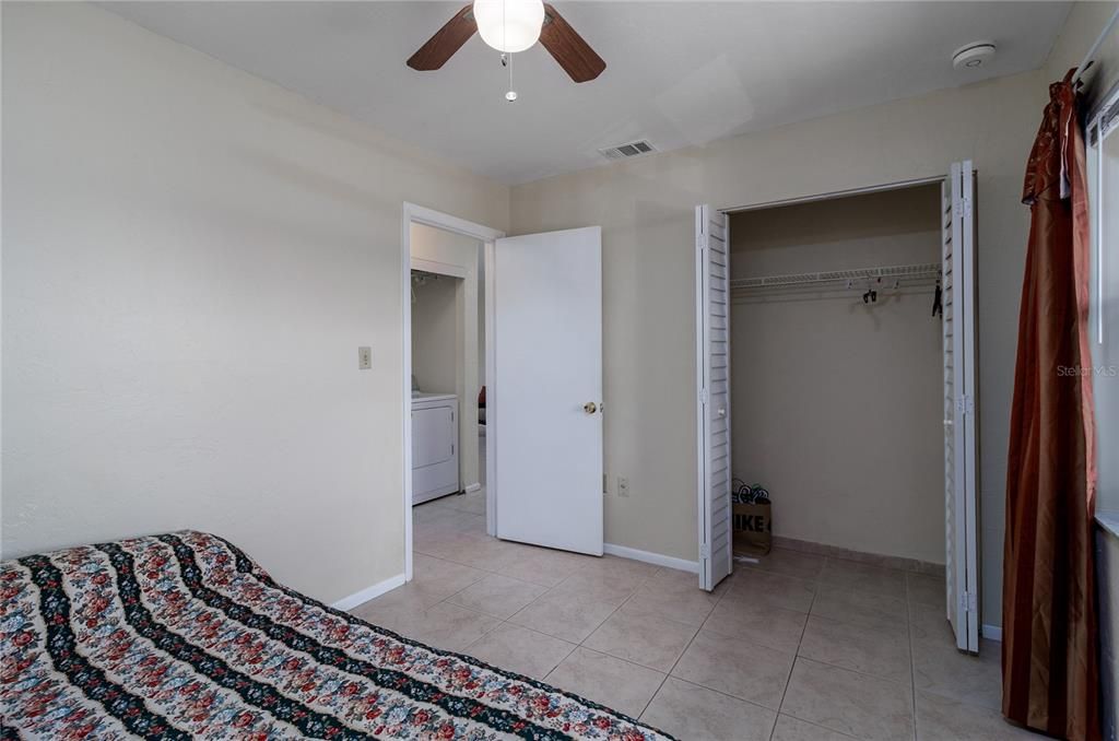 For Sale: $150,000 (2 beds, 2 baths, 899 Square Feet)