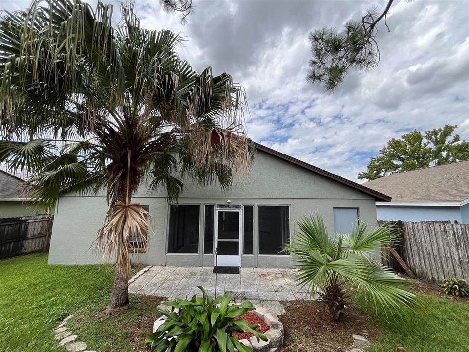 Active With Contract: $2,500 (3 beds, 2 baths, 1365 Square Feet)