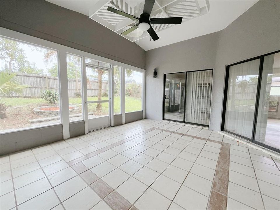 Active With Contract: $2,500 (3 beds, 2 baths, 1365 Square Feet)