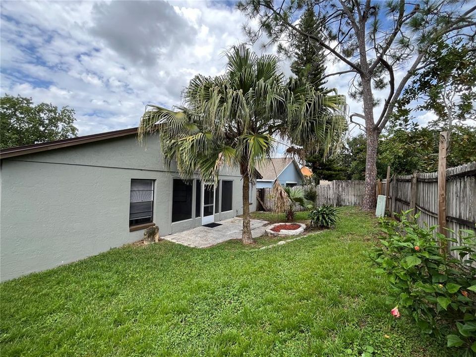 Active With Contract: $2,500 (3 beds, 2 baths, 1365 Square Feet)