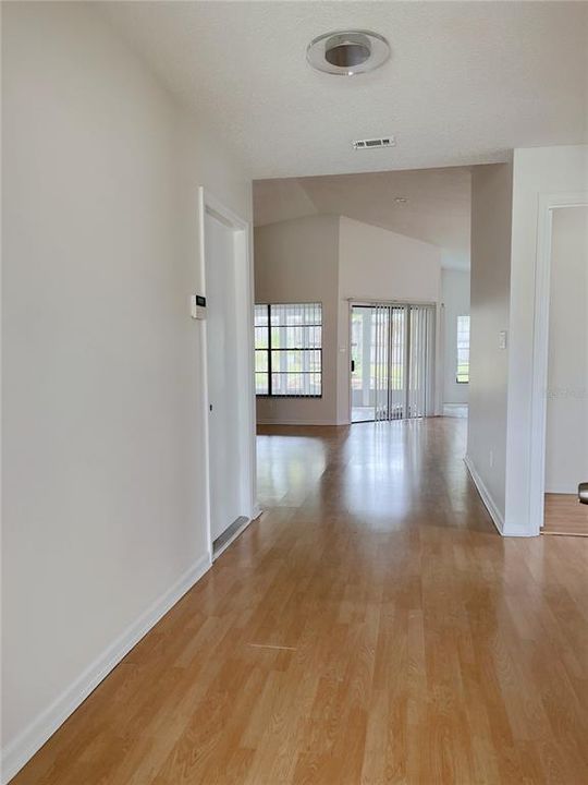 Active With Contract: $2,500 (3 beds, 2 baths, 1365 Square Feet)