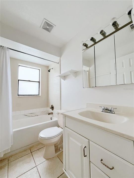 Active With Contract: $2,500 (3 beds, 2 baths, 1365 Square Feet)