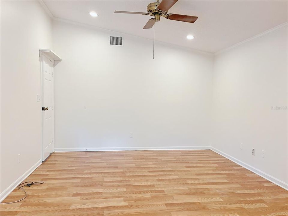 Active With Contract: $2,500 (3 beds, 2 baths, 1365 Square Feet)