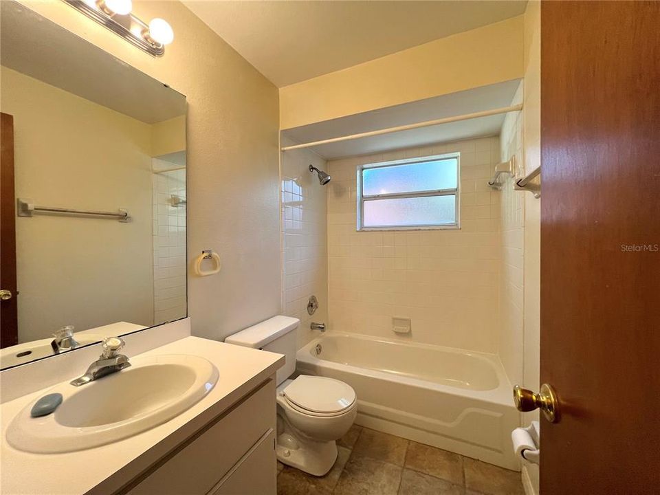 For Rent: $1,800 (2 beds, 2 baths, 982 Square Feet)