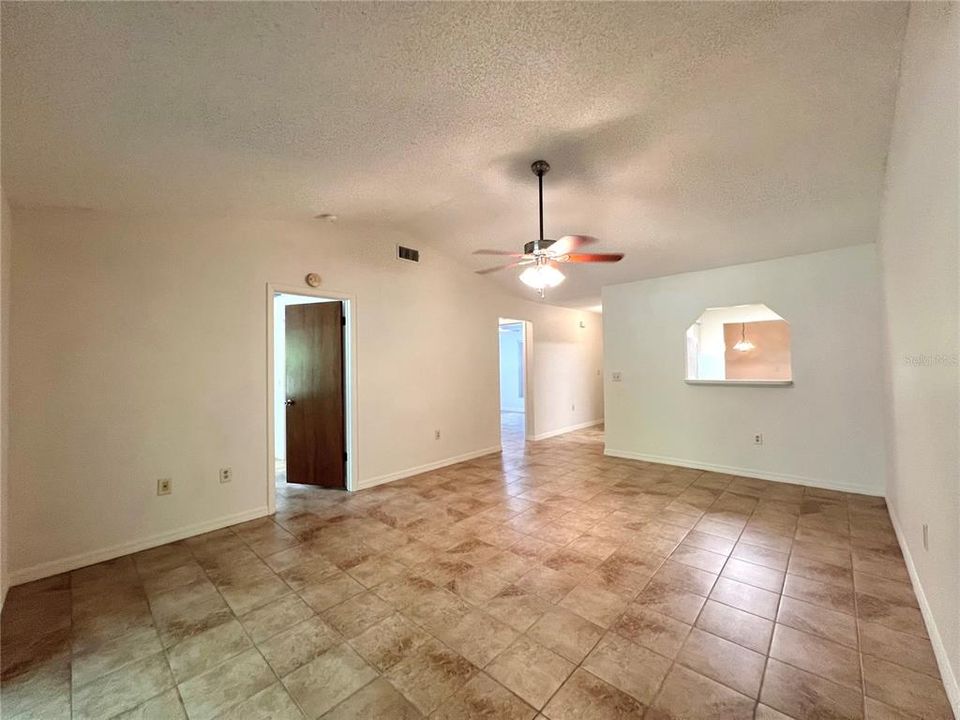 For Rent: $1,800 (2 beds, 2 baths, 982 Square Feet)