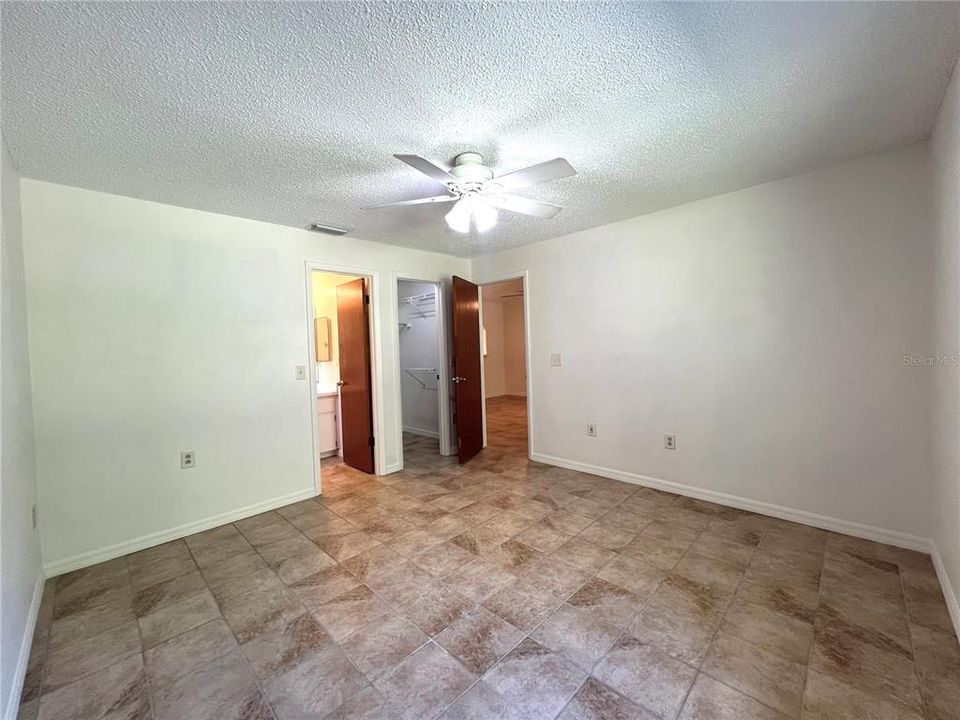 For Rent: $1,800 (2 beds, 2 baths, 982 Square Feet)