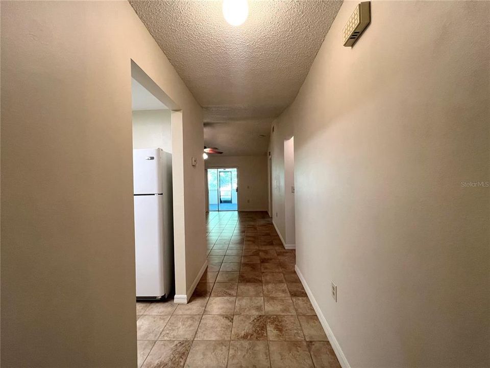 For Rent: $1,800 (2 beds, 2 baths, 982 Square Feet)