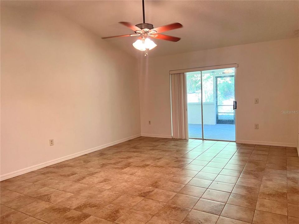 For Rent: $1,800 (2 beds, 2 baths, 982 Square Feet)