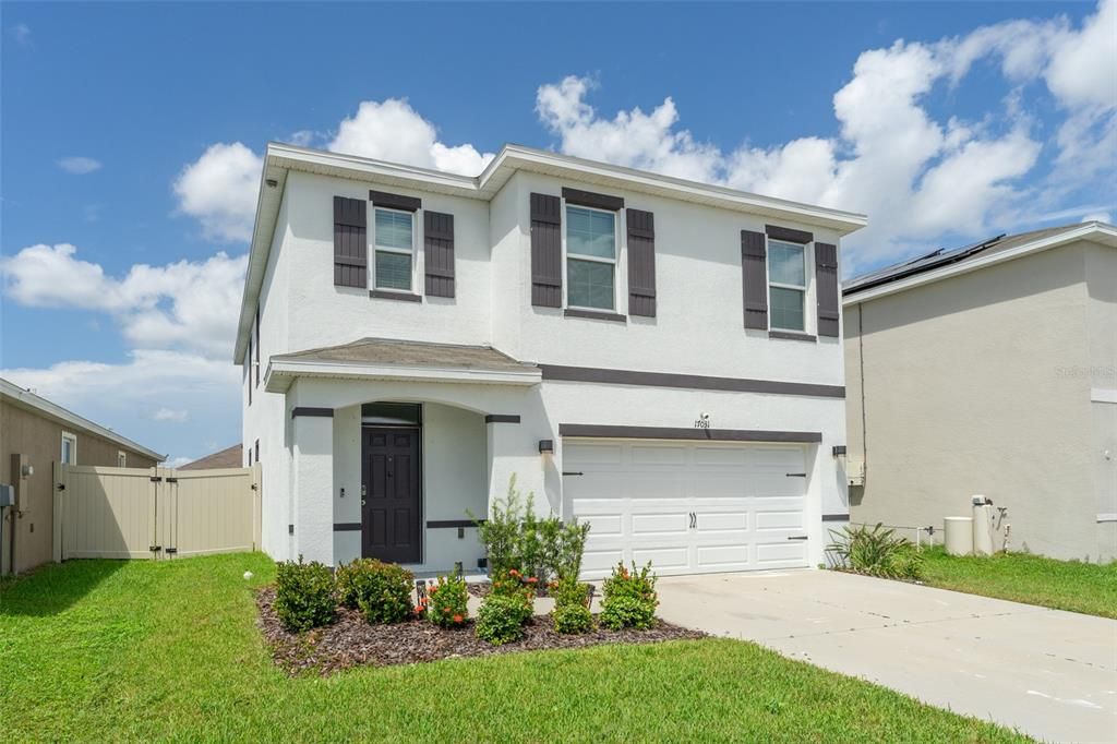 Active With Contract: $2,650 (5 beds, 3 baths, 2522 Square Feet)